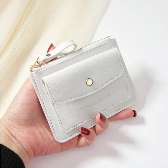 Handbags - ⚠️Clearance All White Flip Cover Wallet / Cardholder